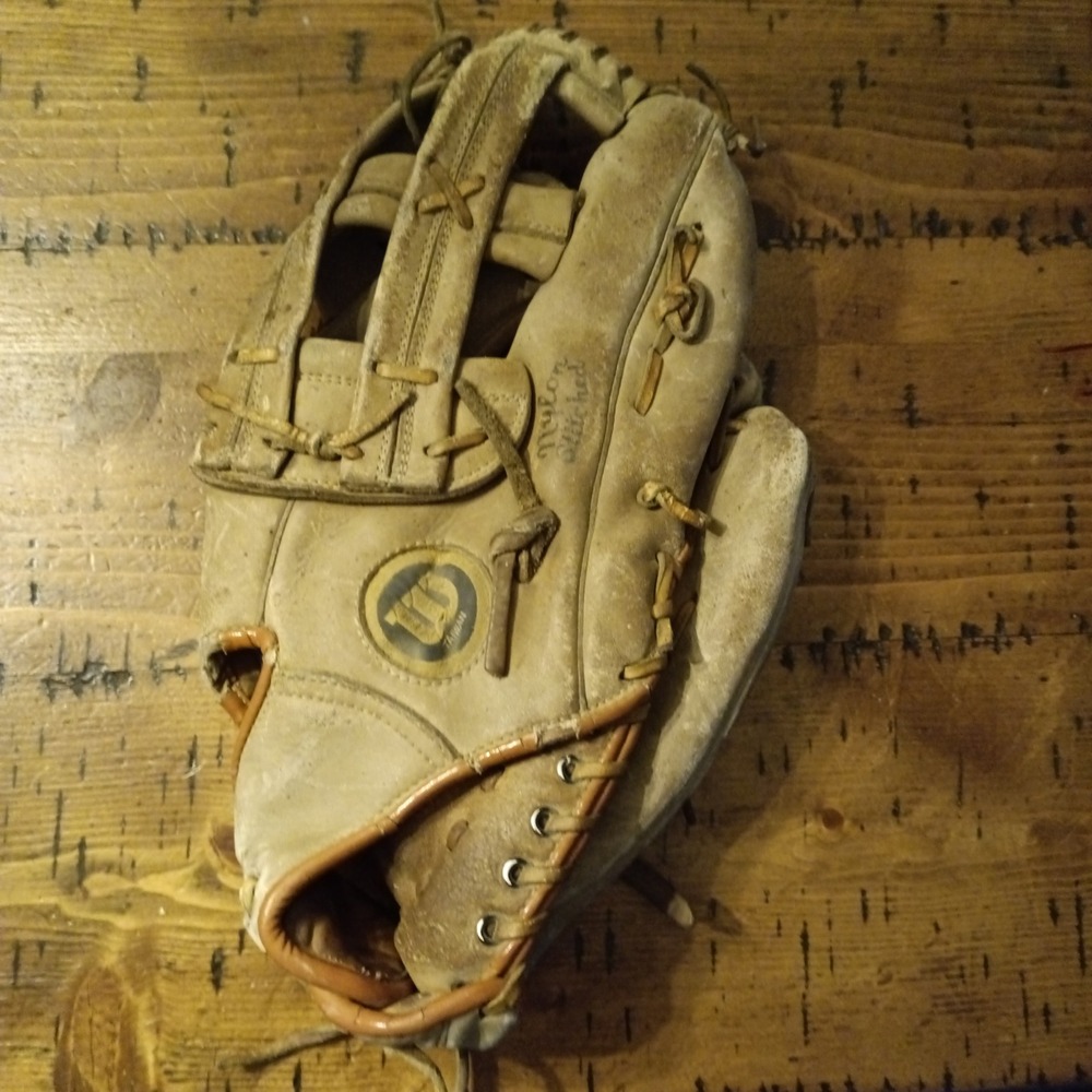 Wilson A9811 Baseball Glove Tan Leather Pro-Tite Pocket Right Hand Throw a9